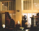 Shoji screens create room partitions between columns